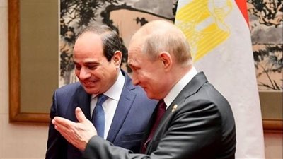 بمشاركة السيسي، قادة العالم يضعون الزهور على النصب التذكاري للجندي المجهول بموسكو