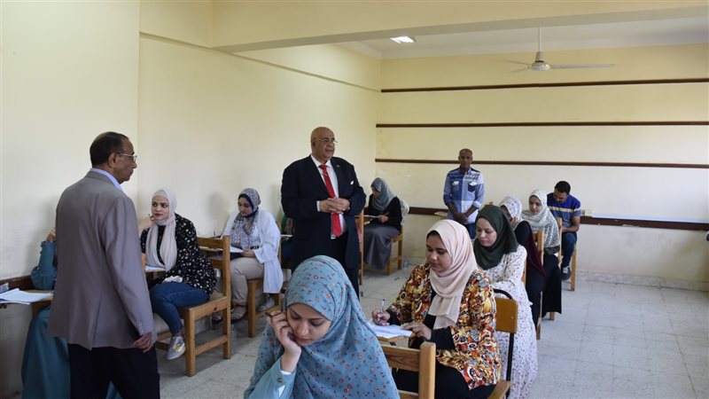 رئيس جامعة الأقصر