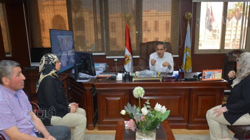 محافظ الغربية يناقش