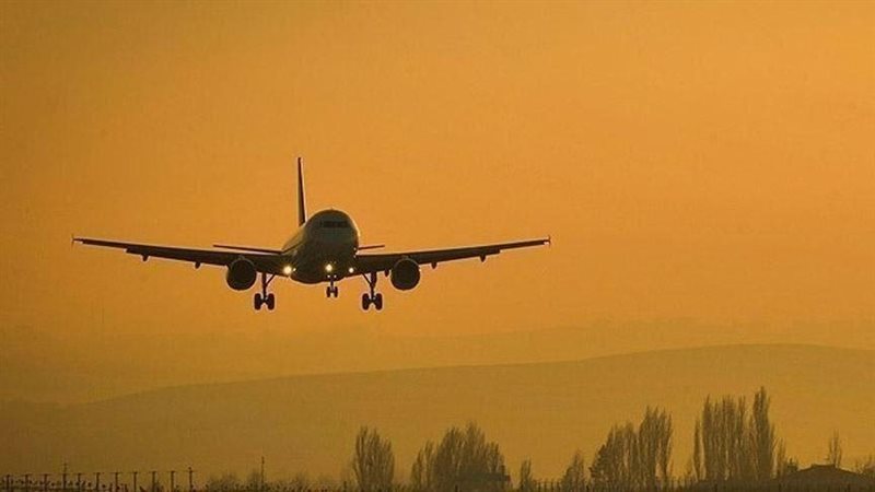 طائرة تركية تهبط