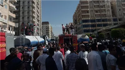 السيطرة على حريق مول دبي بمطروح، وإصابة 30 باختناقات (صور)