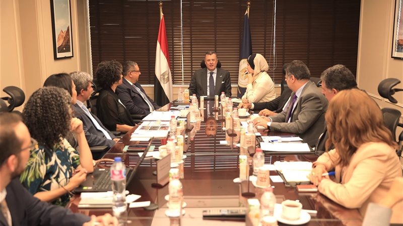 لقاء وزير السياحة