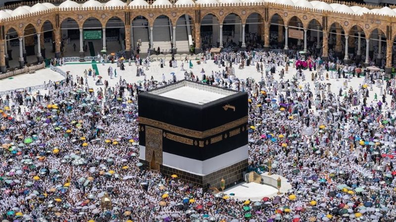 بدء عمرة عاشوراء،