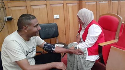 الكشف على 12825 حالة خلال مبادرة 100 يوم صحة بالأقصر