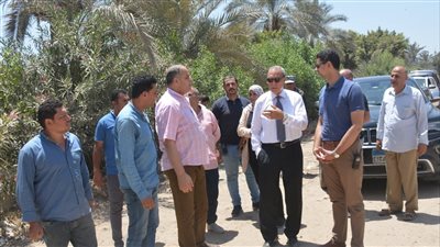استجابة لشكاوى المواطنين، محافظ القليوبية يتوجه لحل مشكلة طفح مياه مصرف بالخانكة