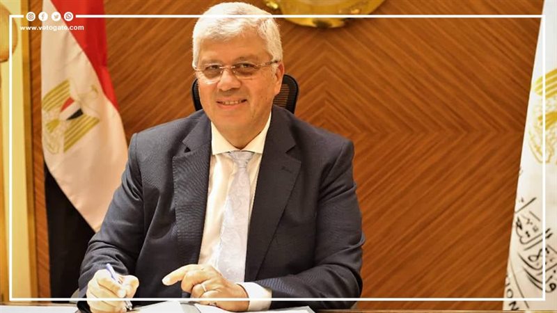 الدكتور أيمن عاشور