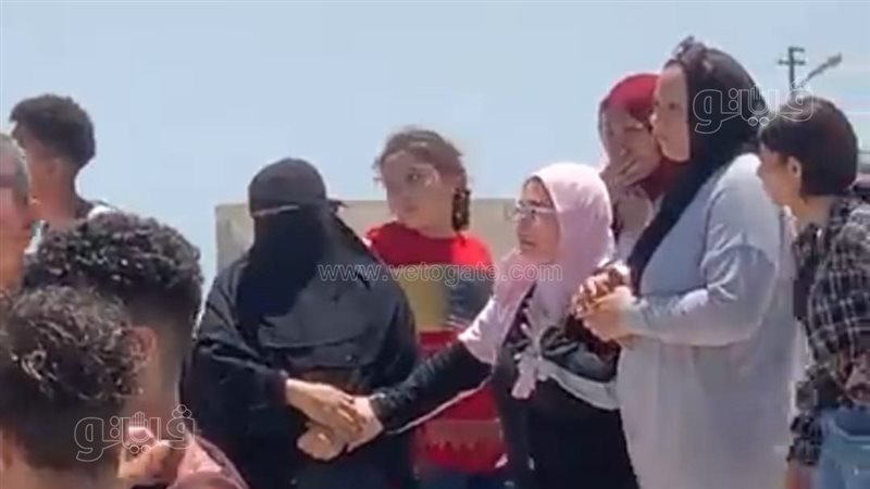 والدة طالب ثانوية