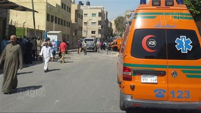 إصابة 4 شباب في انقلاب سيارة بطريق الزعفرانة الصحراوي 