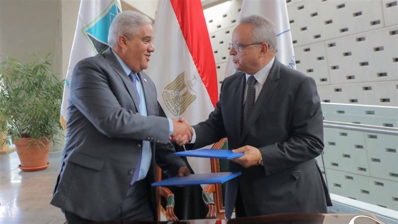جانب من توقيع الاتفاقية،فيتو