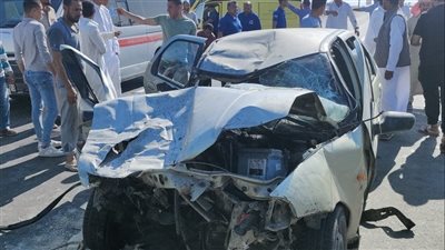 إصابة شخص بحادث تصادم سيارتين بطريق العين السخنة