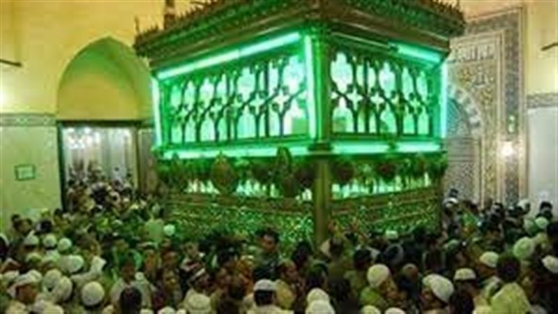 طرائف وغرائب الأضرحة