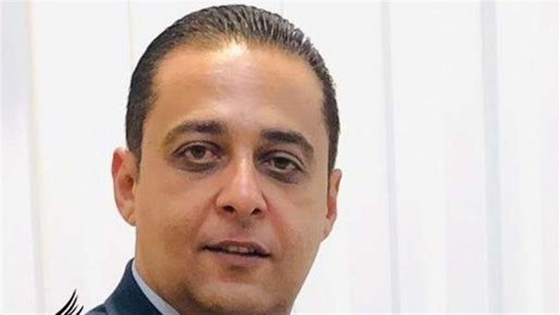 تامر أبو العنين طبيب