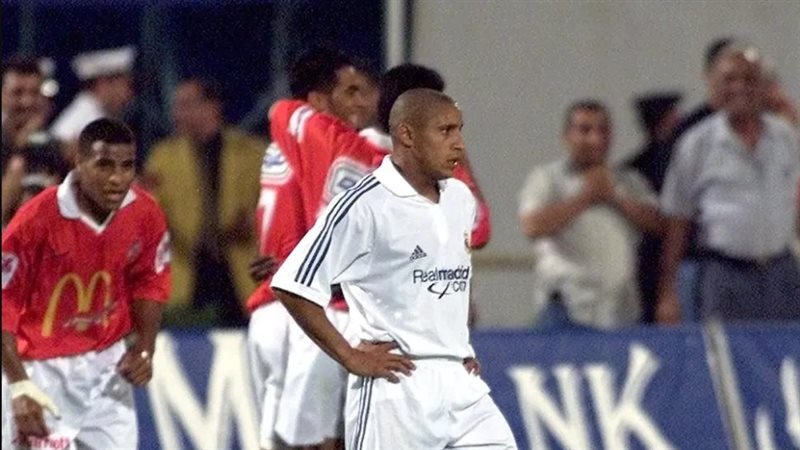 الأهلي وريال 2001،