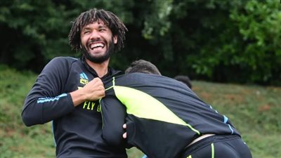 في وجود النني، أرسنال يحتفل بلقب كأس الدرع الخيرية (صور)