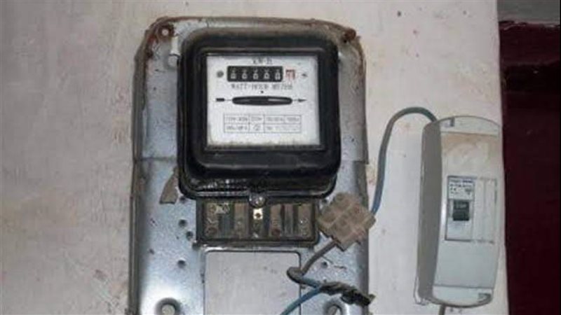 عداد كهرباء قديم،