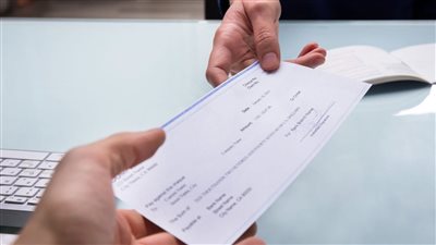 أنواع الشيكات ومدة صلاحية صرفها، وحالات يمتنع فيها البنك عن التحصيل 