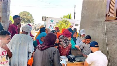 تقديم الخدمة لـ300 مواطن خلال قافلة طبية بالدلنجات في البحيرة (صور)