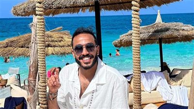 كهربا يثير الجدل بصورة رفقة إمام عاشور (صورة)