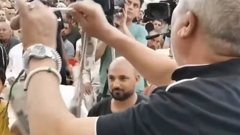 رمي النقطة على القارئ،