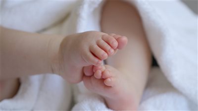 أنجباها من علاقة غير شرعية، القبض على شاب وفتاة تسببا في وفاة رضيعة بالمنوفية