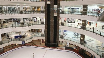 انهيار سطح مول من 4 طوابق بالقاهرة الجديدة