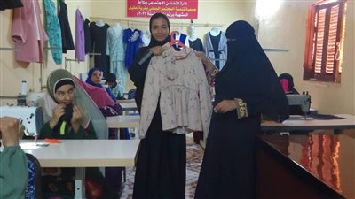 دورات تدريبية مجانية للشباب على مِهن مُستحدثة، وحصر للعمالة غير المنتظمة بالوادى الجديد