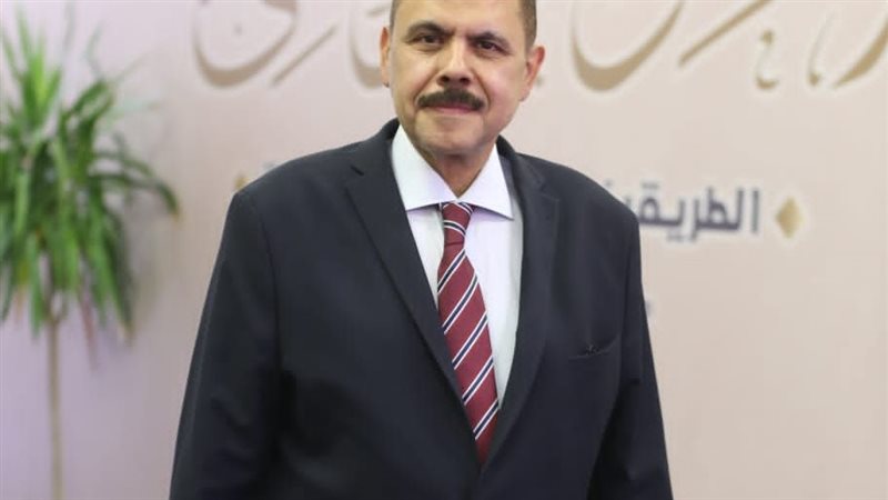 الدكتور أحمد أبو