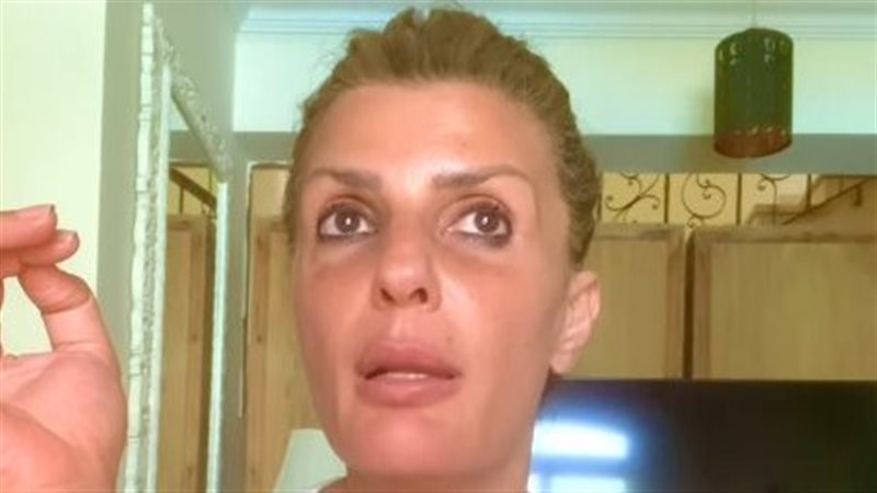 الفنانة فيدرا، فيتو
