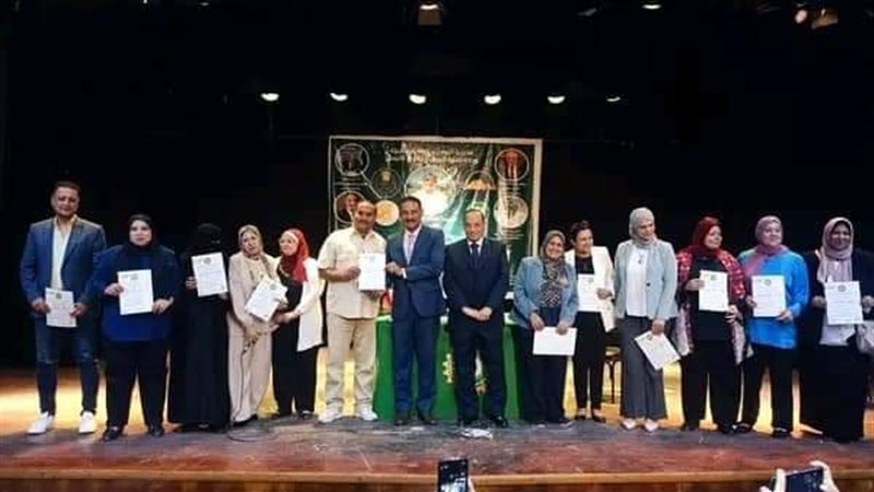 اشرف سلومة يكرم المتميزين
