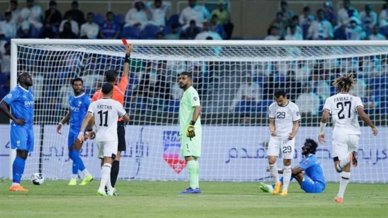 أمين عمر يطرد حارس