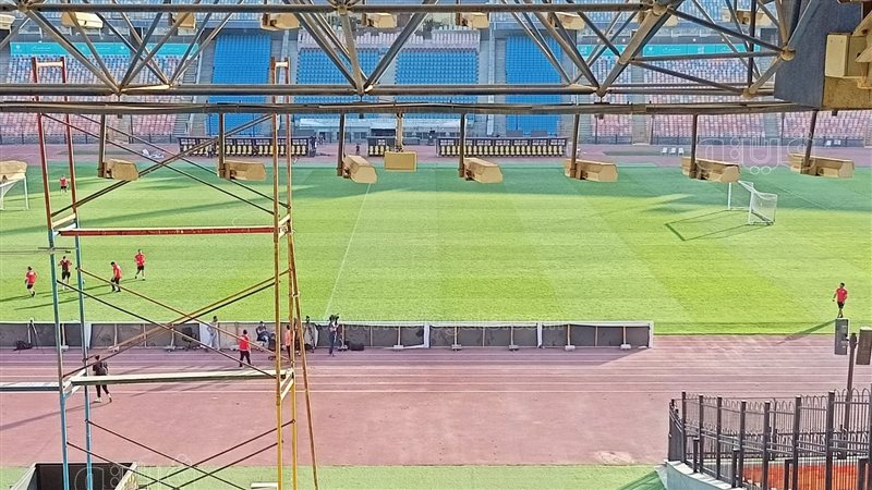 استاد القاهرة، فيتو