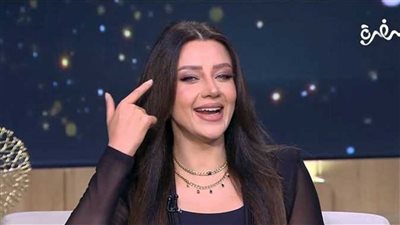 رضوى الشربيني تعتذر لحسن شاكوش على الهواء بسبب ريم طارق (فيديو)