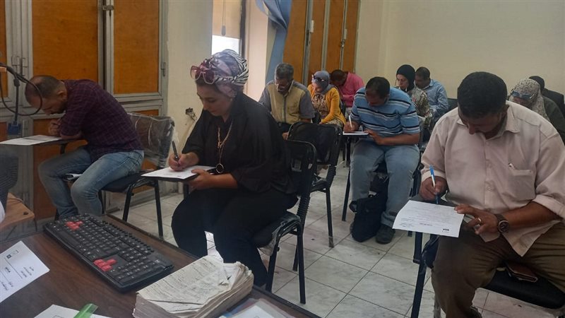 عقد اختبارات للعاملين