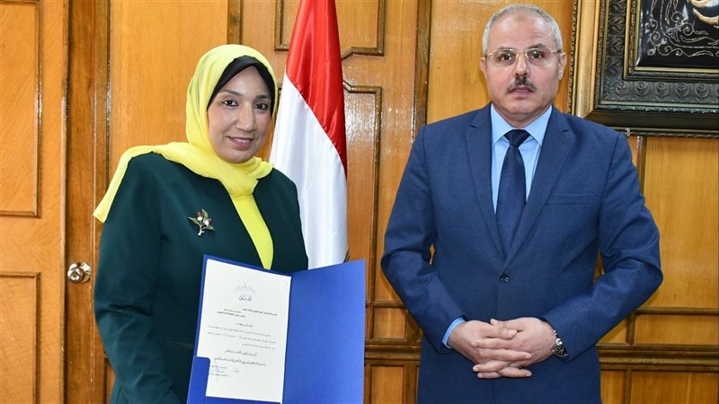 الدكتور ناصر مندور