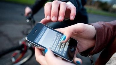 ضبط عصابة نشل الهواتف المحمولة من المواطنين في الجمالية