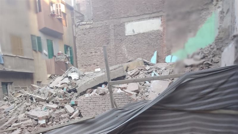 انهيار عقار حدائق