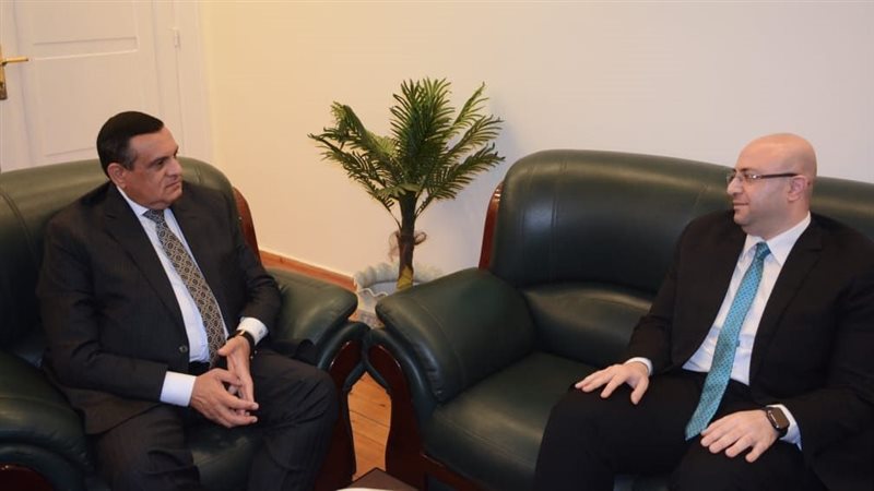 وزير التنمية المحليةومحافظ