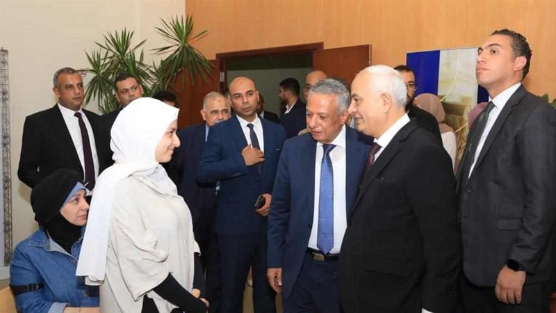 وزير التعليم , فيتو