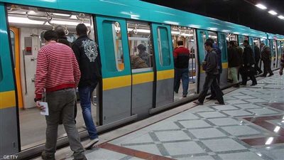 وزير النقل يتابع الاستعدادات الأخيرة لتشغيل محطات المترو الجديدة 
