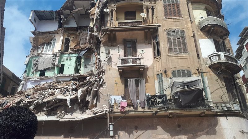 عمارة متهدمة، فيتو
