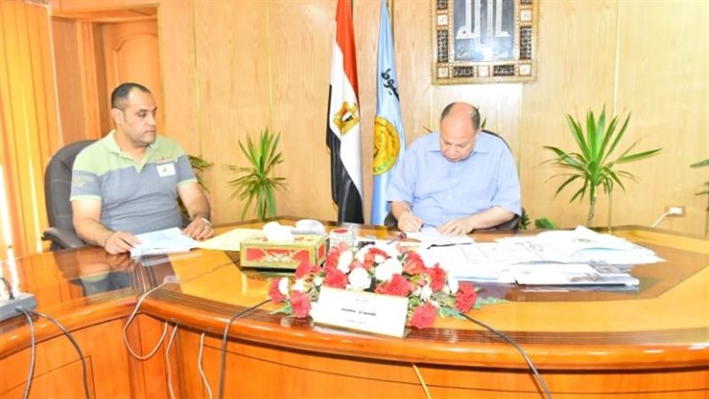 اجتماع محافظ أسيوط،