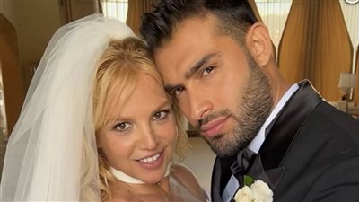 سام أصغري يهدد بفضح بريتني سبيرز