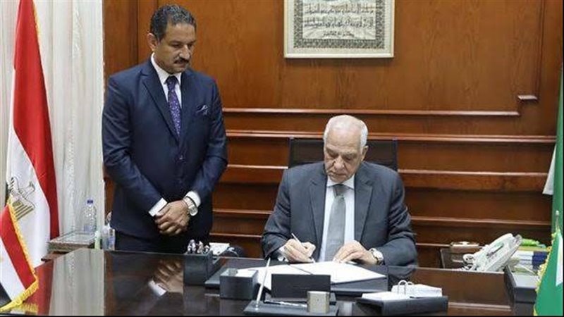 محافظ الجيزة ومدير
