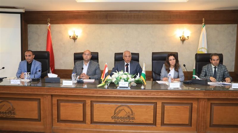اجتماع محافظ الجيزة