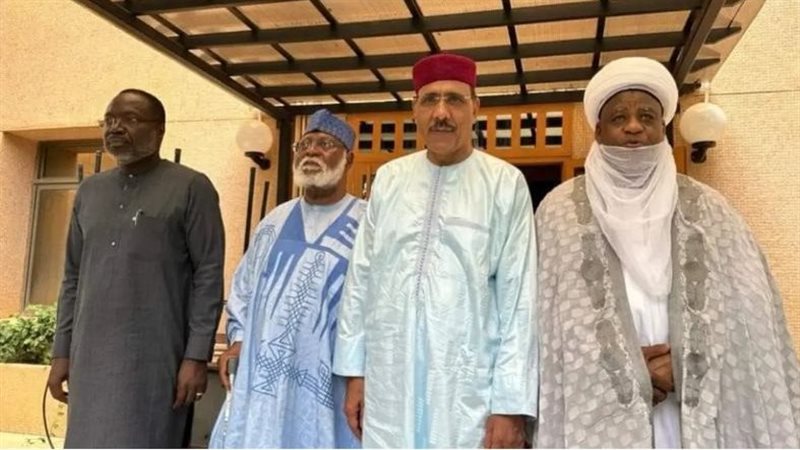 محمد بازوم، فيتو