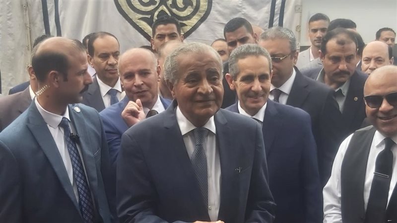 وزير التموين خلال