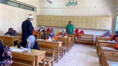 نشرة الأخبار، طلاب الدور الثاني يؤدون امتحان الجبر والهندسة بالثانوية، امتحان 