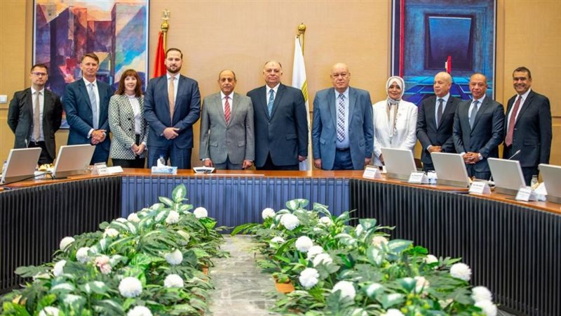 مطار القاهرة، فيتو