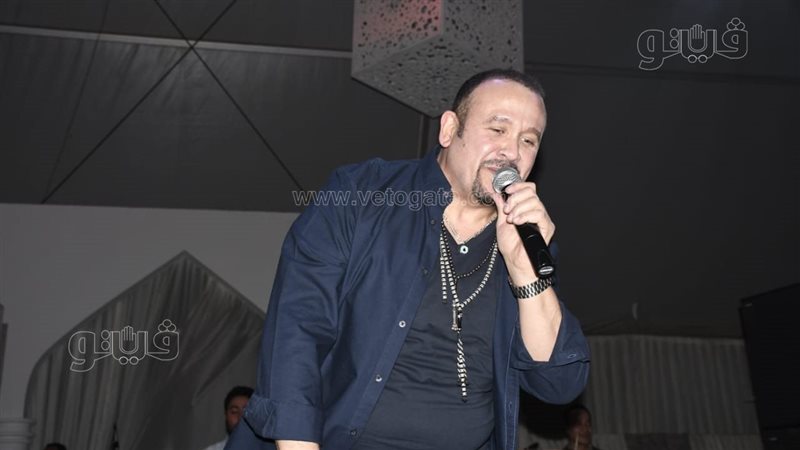 هشام عباس، فيتو