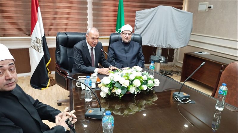 وزير الأوقاف خلال